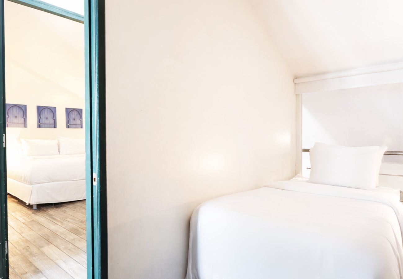 Apartamento en Ciudad de Panamá - 3BR con Piscina y Vista al Teatro Nacional D4 