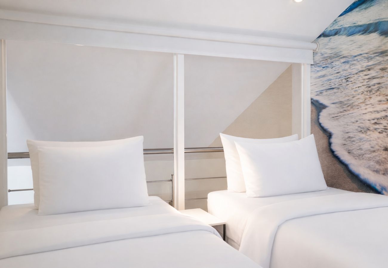 Apartamento en Ciudad de Panamá - 3BR con Piscina y Vista al Teatro Nacional D4 