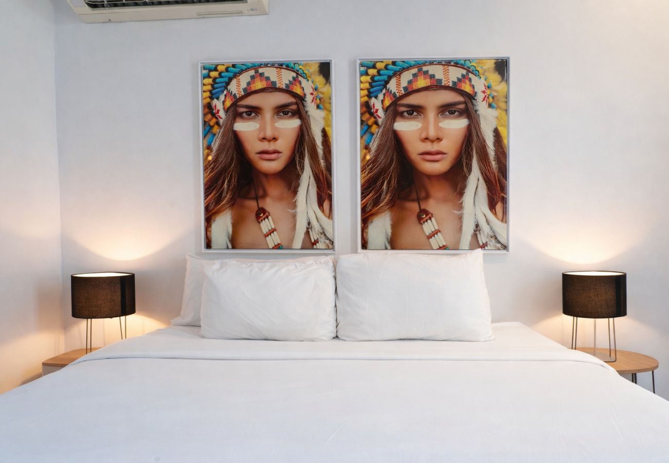 Apartamento en Ciudad de Panamá - 3BR con Piscina y Vista al Teatro Nacional D4 