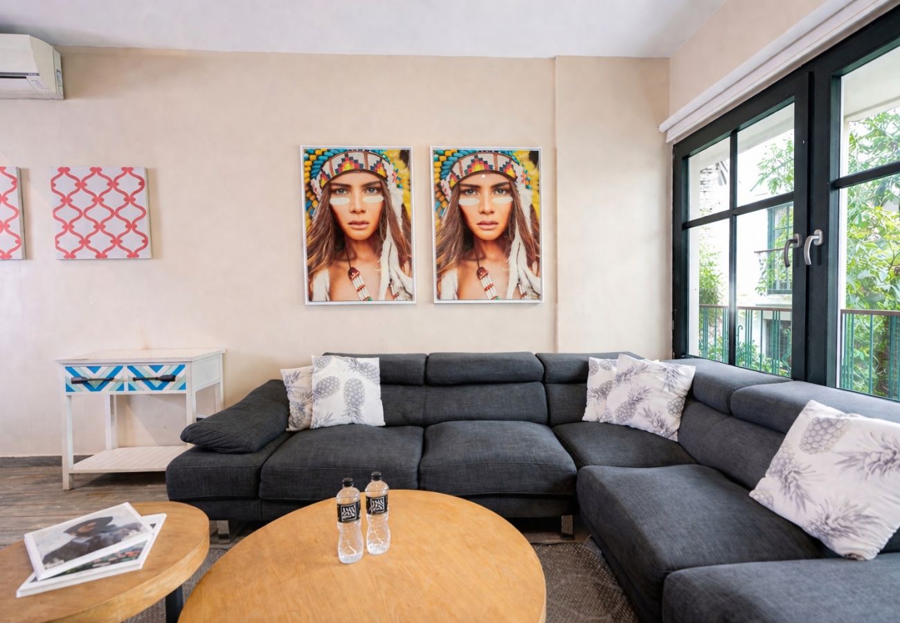 Apartamento en Ciudad de Panamá - 3BR con Piscina y Vista al Teatro Nacional D4 