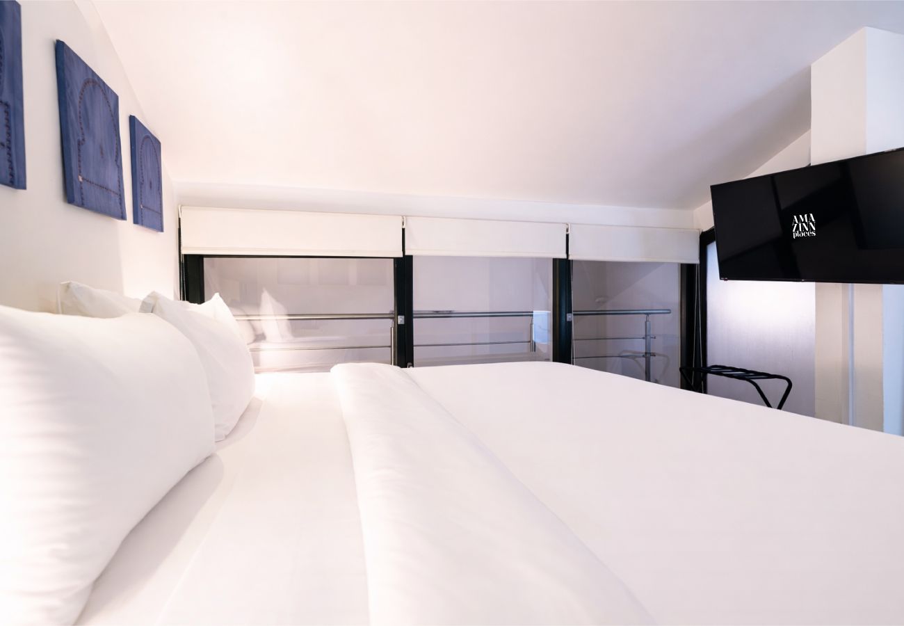 Apartamento en Ciudad de Panamá - 3BR con Piscina y Vista al Teatro Nacional D4 