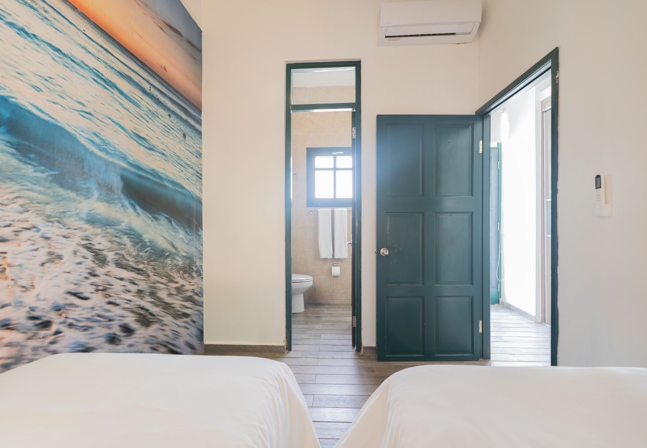 Apartamento en Ciudad de Panamá - 3BR con Piscina y Vista al Teatro Nacional D4 