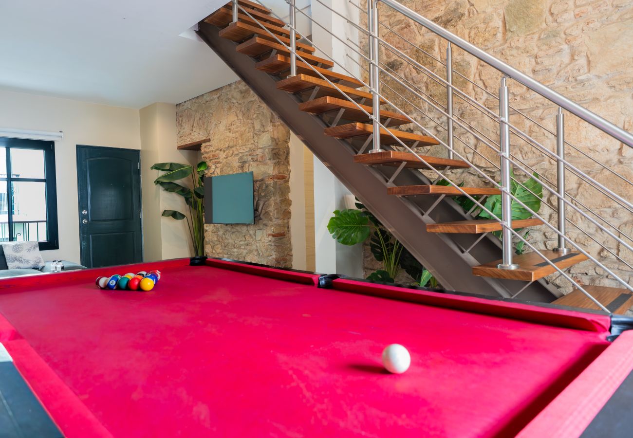 Apartamento en Ciudad de Panamá - 3BR con Piscina y Vista al Teatro Nacional D4 