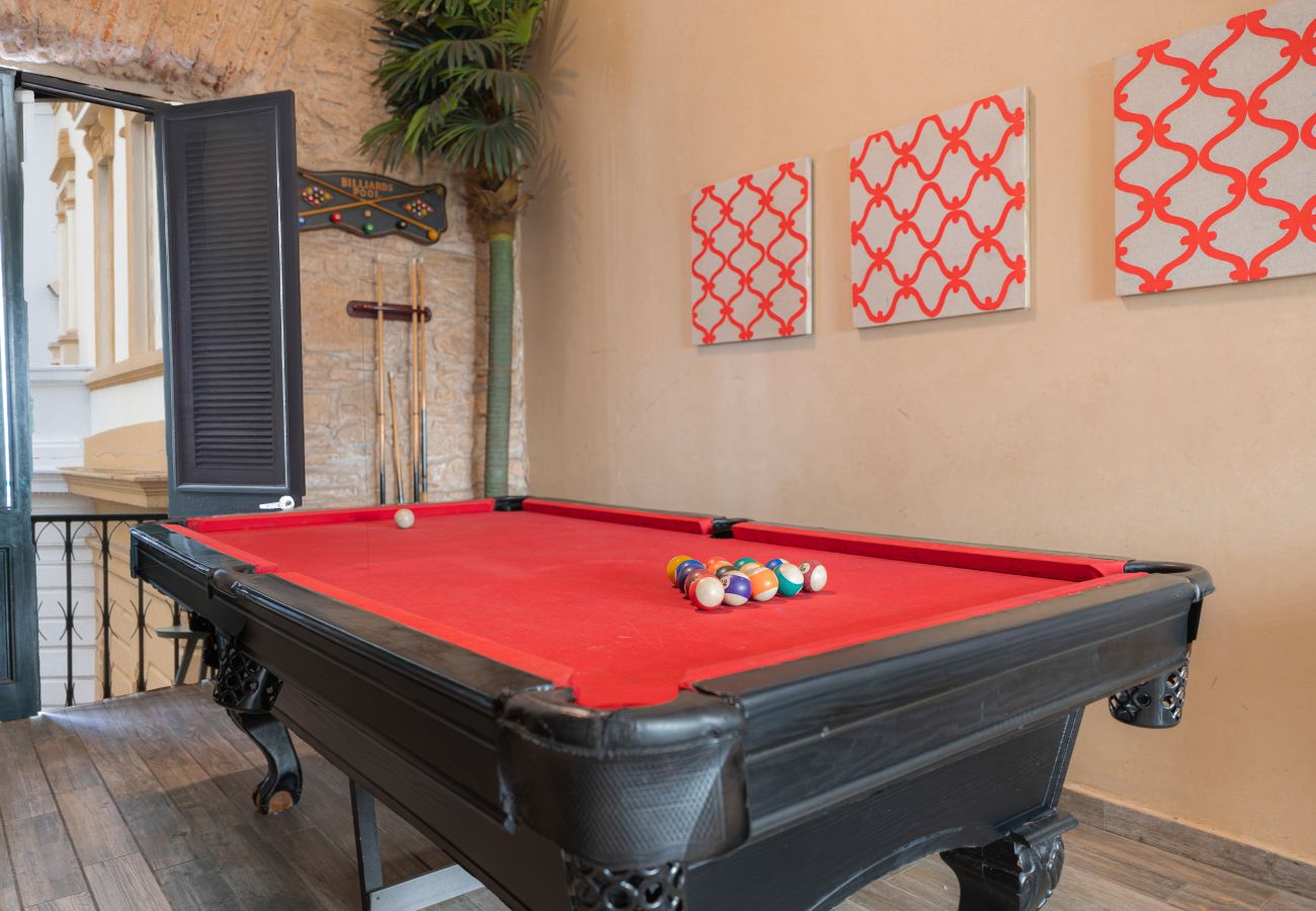 Apartamento en Ciudad de Panamá - 3BR con Piscina y Vista al Teatro Nacional D4 