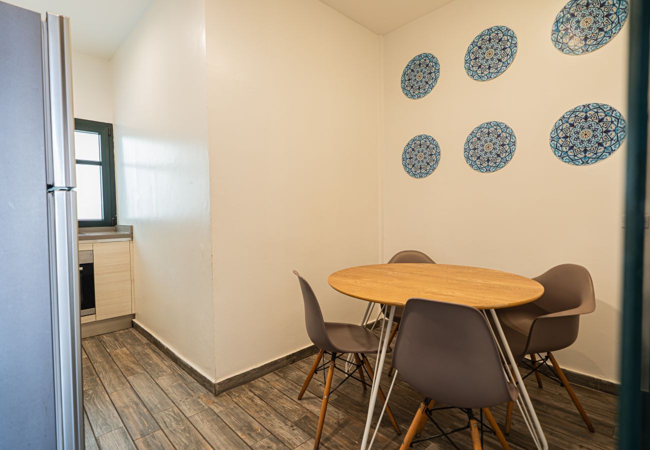 Apartamento en Ciudad de Panamá - 3BR con Piscina y Vista al Teatro Nacional D4 