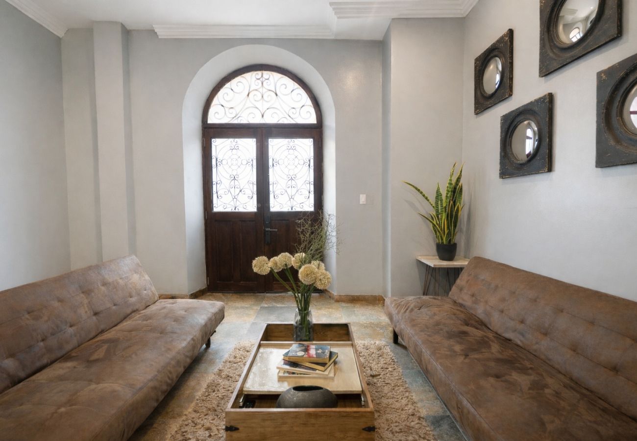 Apartamento en Ciudad de Panamá - Apartamento de 3 Habitaciones Dobles y 3 Baños M0