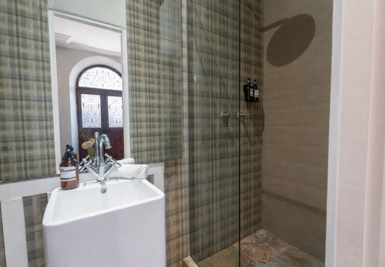 Apartamento en Ciudad de Panamá - Apartamento de 3 Habitaciones Dobles y 3 Baños M0