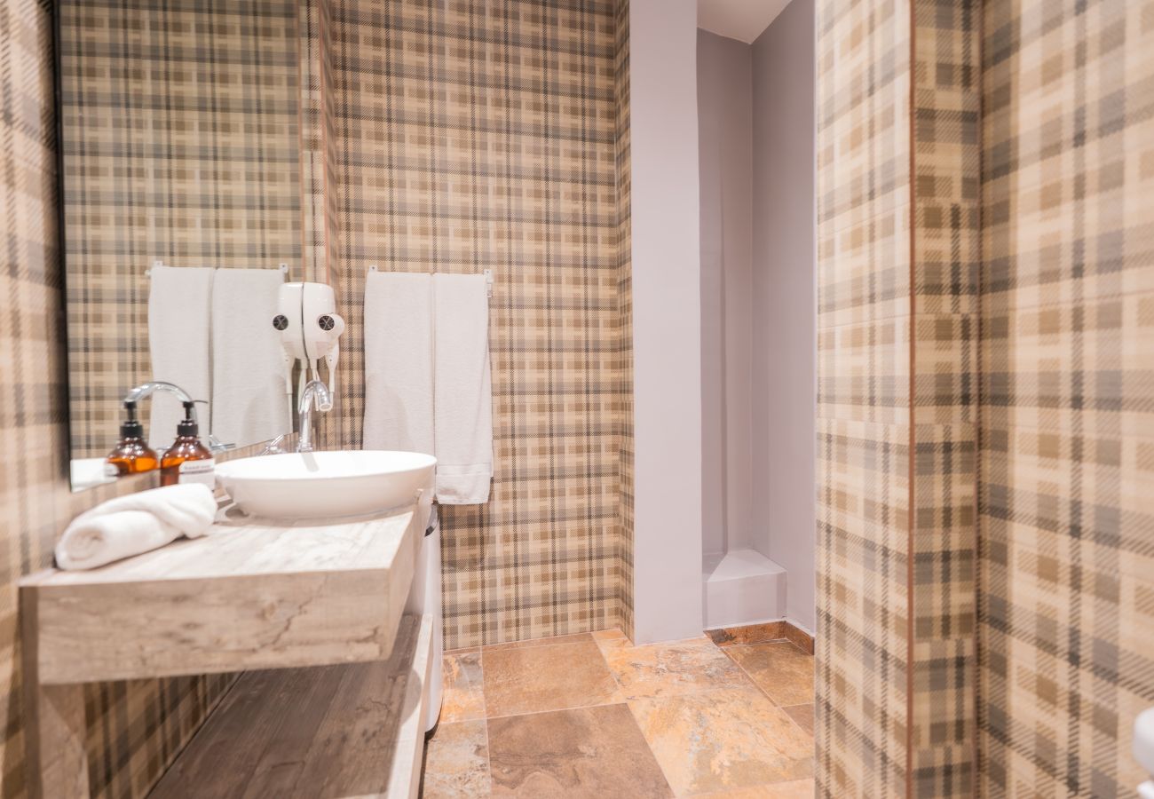 Apartamento en Ciudad de Panamá - Apartamento de 3 Habitaciones Dobles y 3 Baños M0