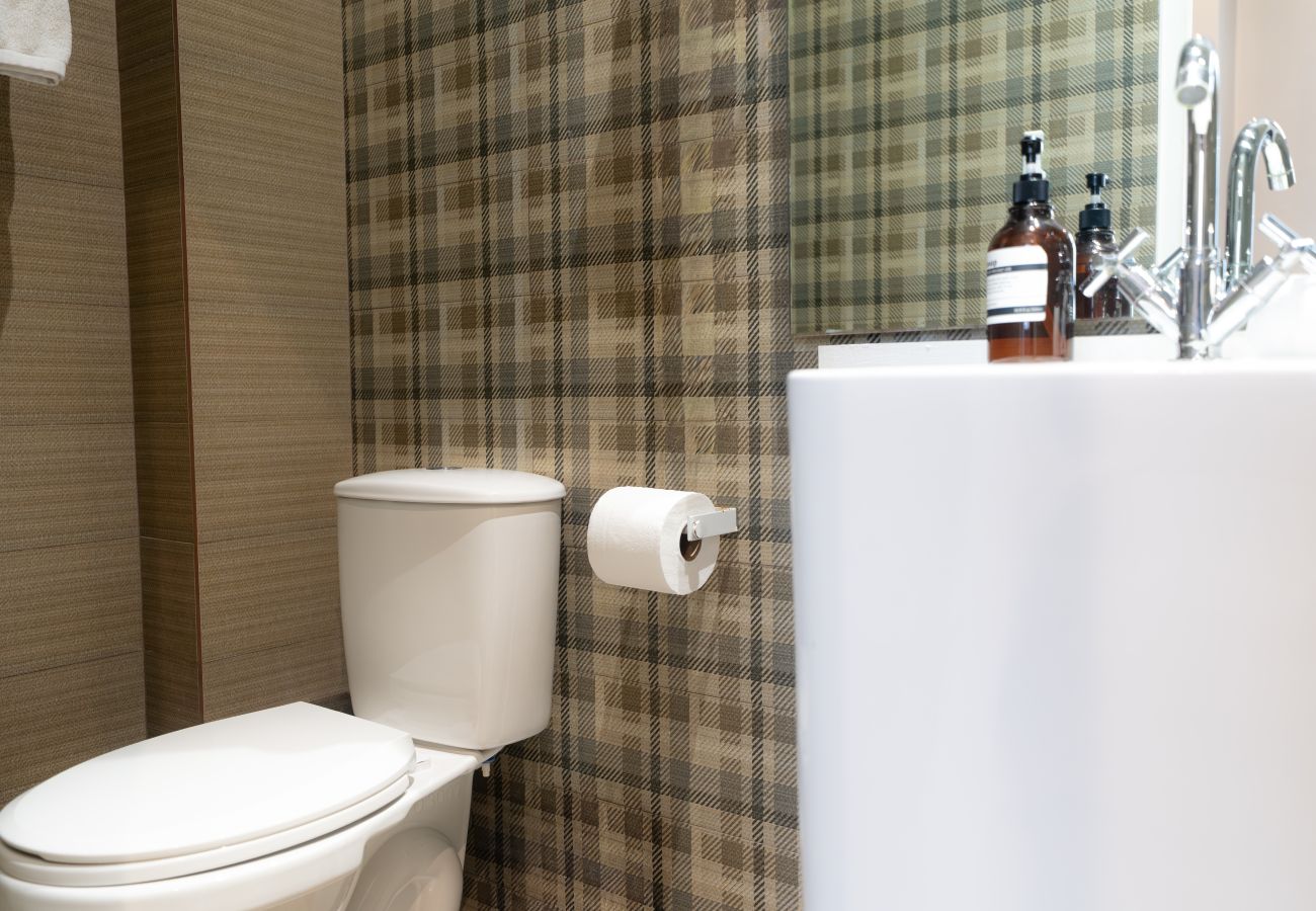 Apartamento en Ciudad de Panamá - Apartamento de 3 Habitaciones Dobles y 3 Baños M0