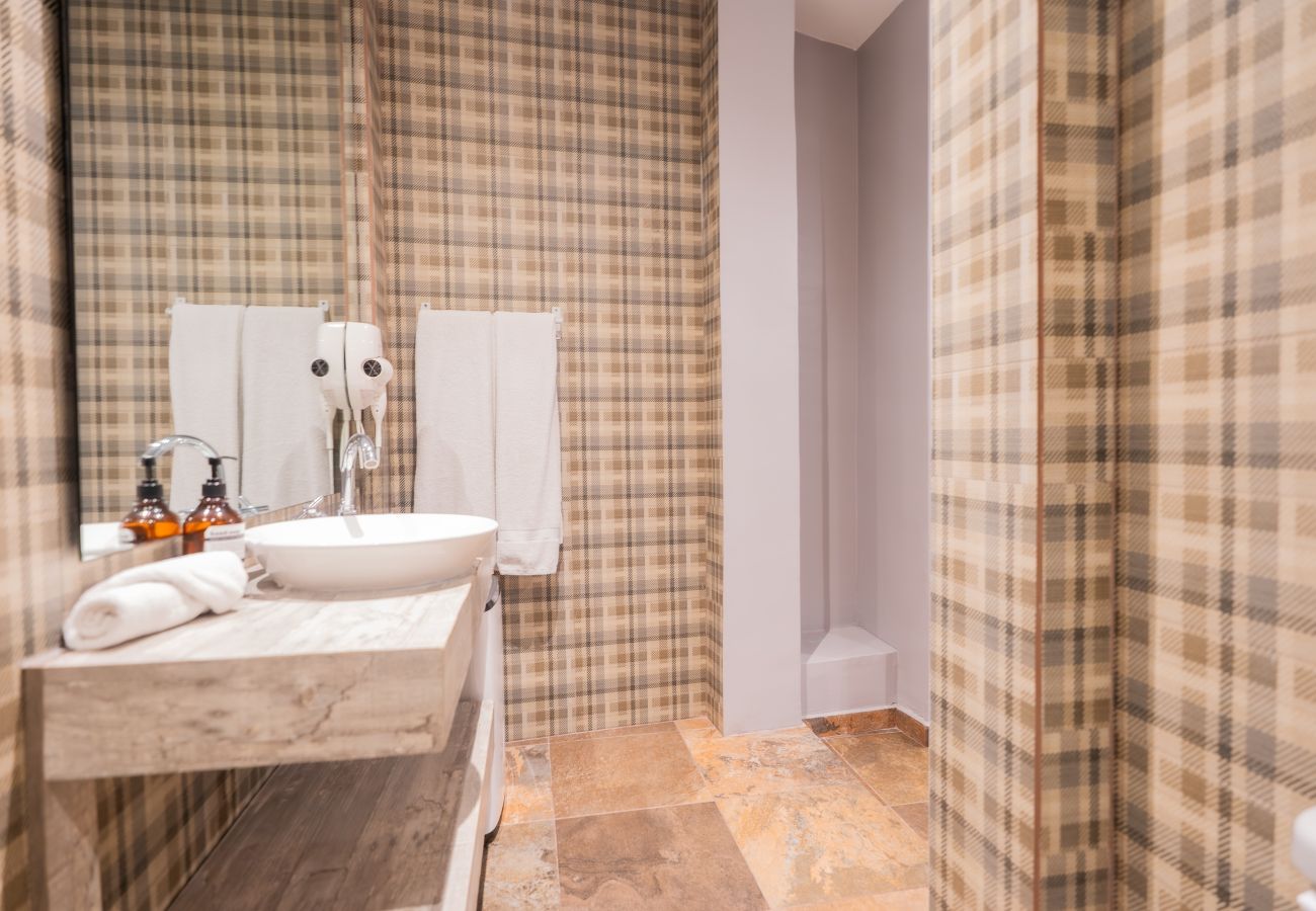 Apartamento en Ciudad de Panamá - Apartamento de 3 Habitaciones Dobles y 3 Baños M0