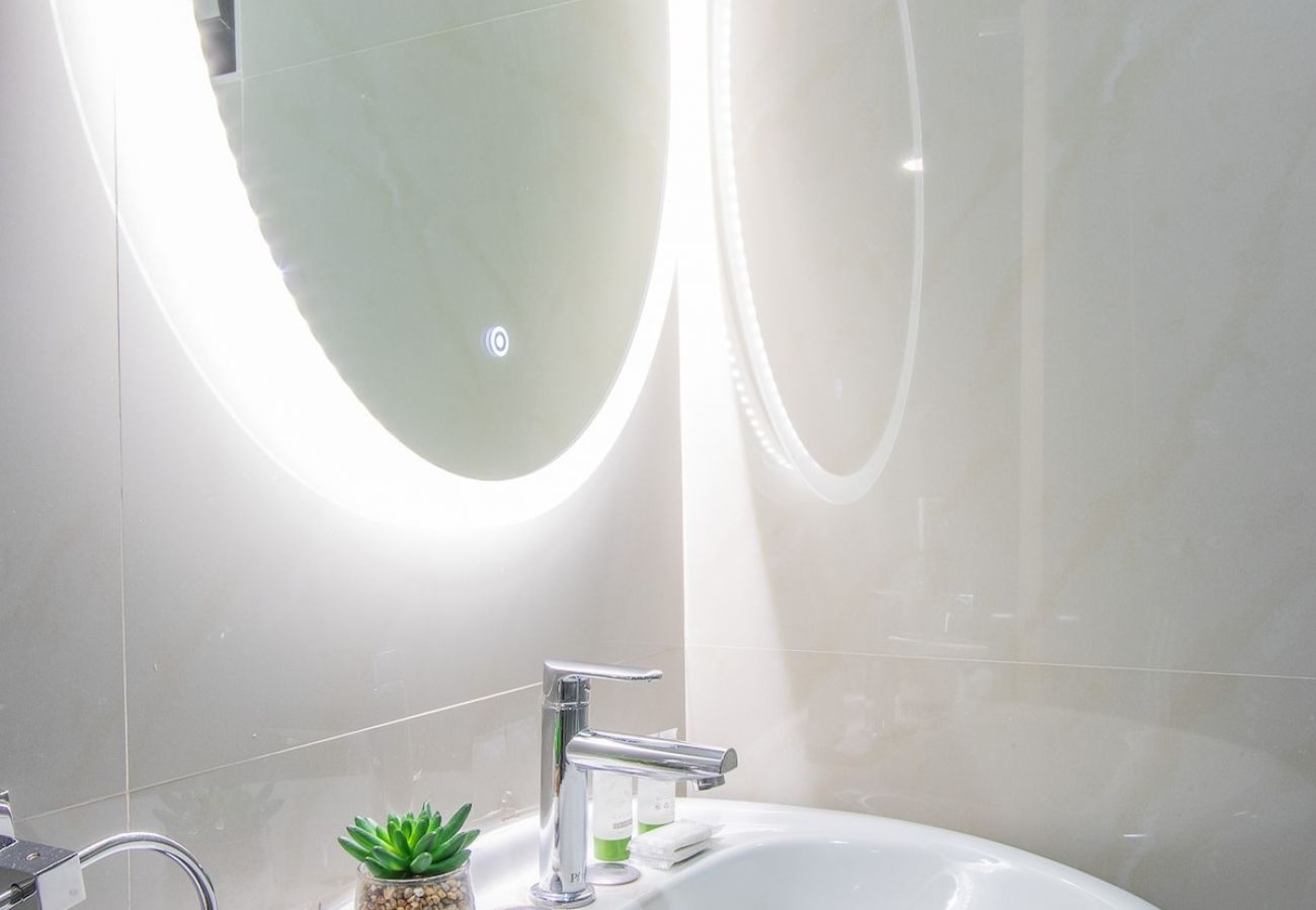 Apartamento en Ciudad de Panamá - PISCINA Dos habitaciones con vistas al Teatro D10 