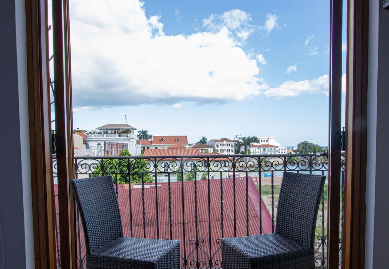 Alquiler por habitaciones en Ciudad de Panamá - Apartamento con Piscina y Balcón Vistas al Mar A13 