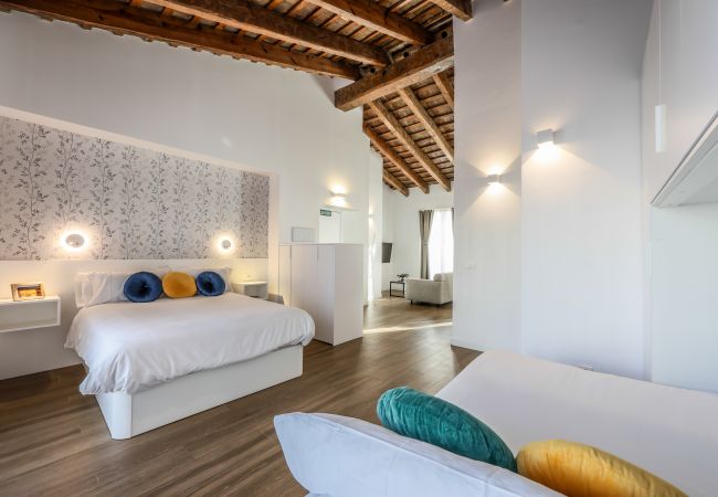 Estudio en Valencia - Precioso ático tipo estudio reformado Estudio en Valencia - Precioso ático tipo estudio reformado