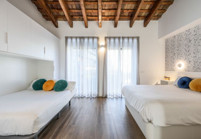 Estudio en Valencia - Precioso ático tipo estudio reformado Estudio en Valencia - Precioso ático tipo estudio reformado