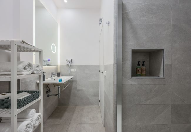 Estudio en Valencia - Precioso ático tipo estudio reformado Estudio en Valencia - Precioso ático tipo estudio reformado