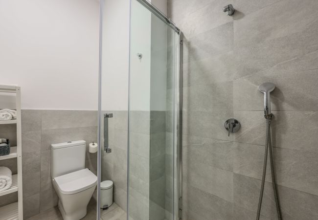 Estudio en Valencia - Espectacular Ático tipo estudio reformado  Estudio en Valencia - Espectacular Ático tipo estudio reformado