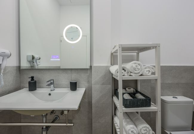 Estudio en Valencia - Espectacular Ático tipo estudio reformado  Estudio en Valencia - Espectacular Ático tipo estudio reformado