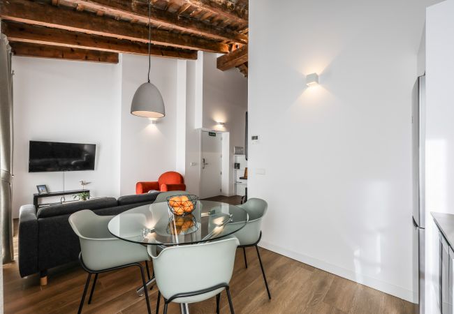 Estudio en Valencia - Espectacular Ático tipo estudio reformado  Estudio en Valencia - Espectacular Ático tipo estudio reformado