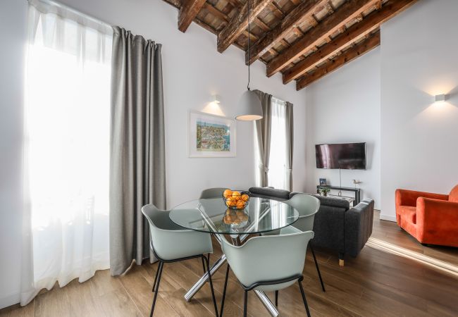 Estudio en Valencia - Espectacular Ático tipo estudio reformado  Estudio en Valencia - Espectacular Ático tipo estudio reformado