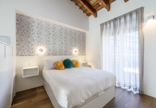 Estudio en Valencia - Espectacular Ático tipo estudio reformado  Estudio en Valencia - Espectacular Ático tipo estudio reformado