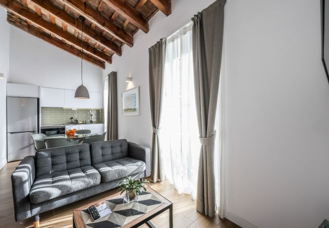 Estudio en Valencia - Espectacular Ático tipo estudio reformado  Estudio en Valencia - Espectacular Ático tipo estudio reformado