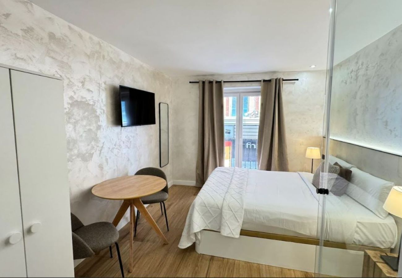 Estudio en Madrid - NUEVO estudio a un paso de SOL (P1B)