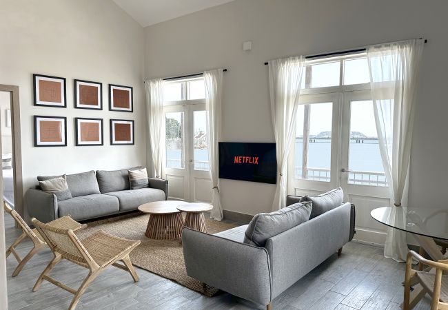Casa en Ciudad de Panamá - Única casa con acceso directo a la playa, cuatro recamaras, balcón y de diseño