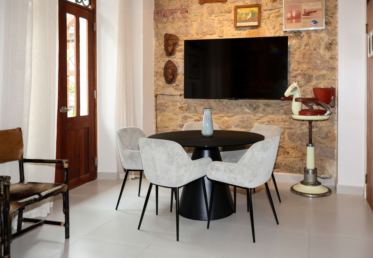 Casa en Ciudad de Panamá - Casa completa, Billar, jacuzzi, rooftop privado 
