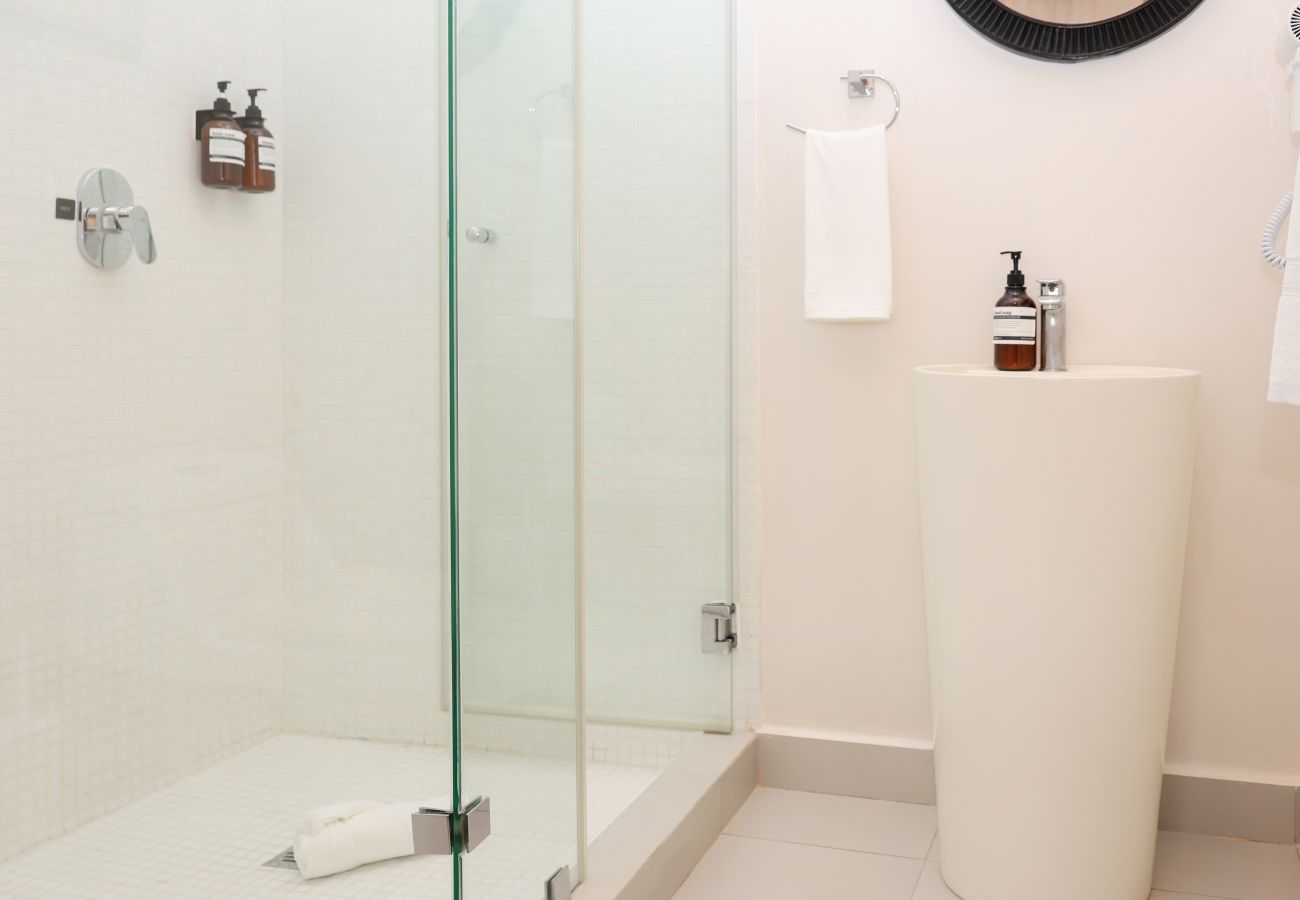 Casa en Ciudad de Panamá - Casa completa, Billar, jacuzzi, rooftop privado 