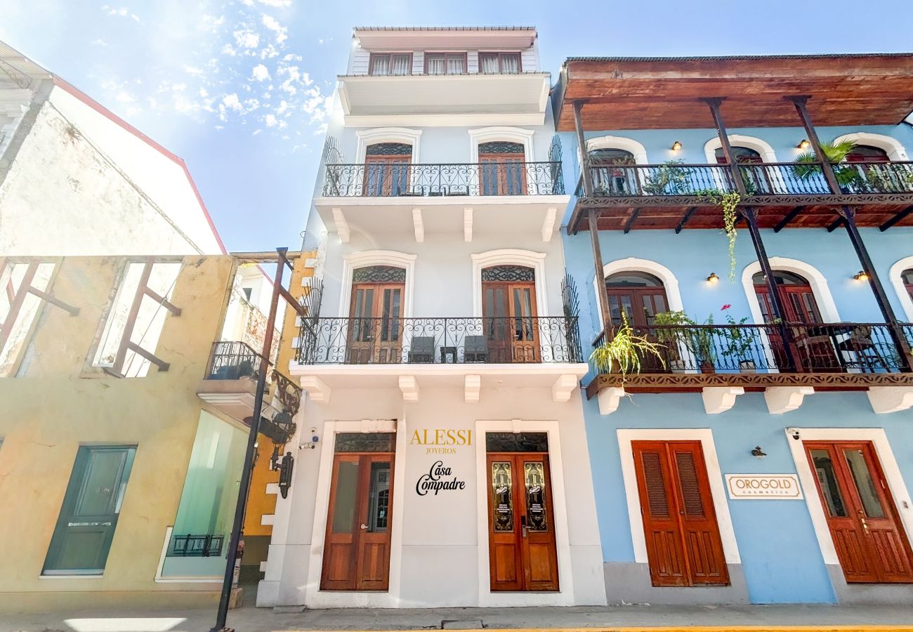 Casa en Ciudad de Panamá - Casa completa, Billar, jacuzzi, rooftop privado 