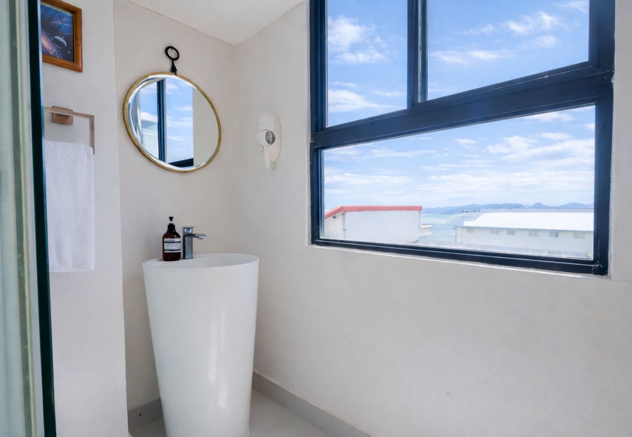 Casa en Ciudad de Panamá - Casa completa, Billar, jacuzzi, rooftop privado 