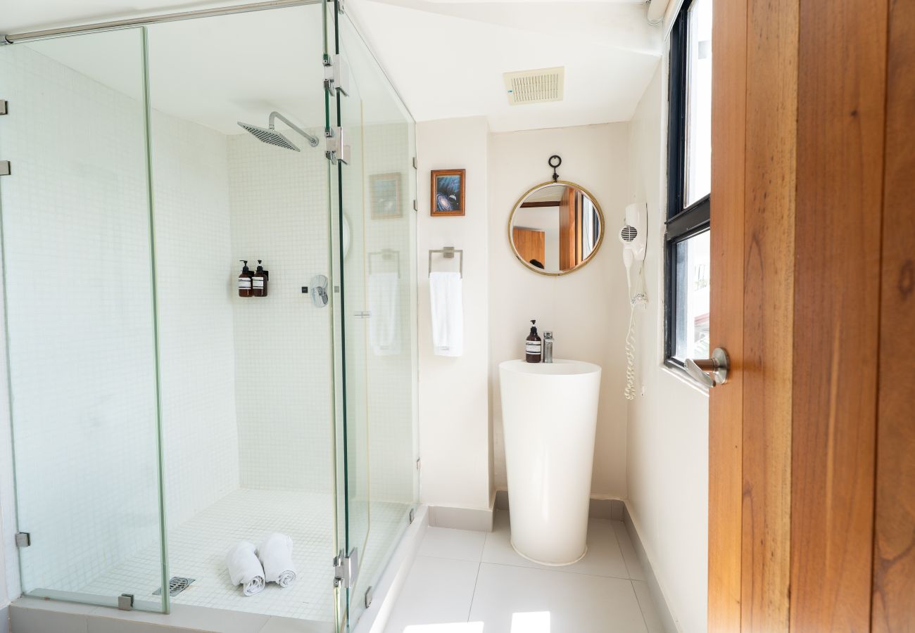 Casa en Ciudad de Panamá - Casa completa, Billar, jacuzzi, rooftop privado 