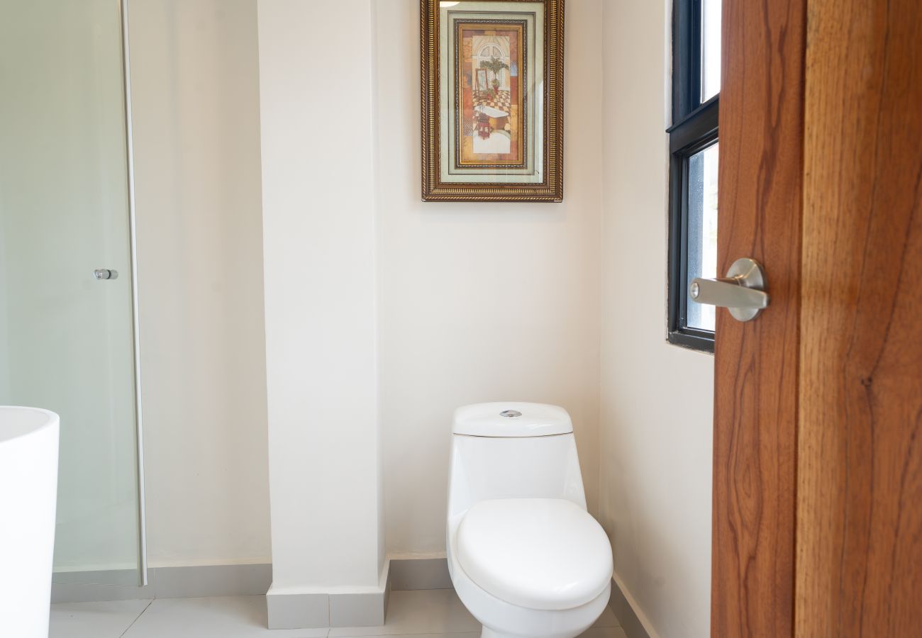 Casa en Ciudad de Panamá - Casa completa, Billar, jacuzzi, rooftop privado 