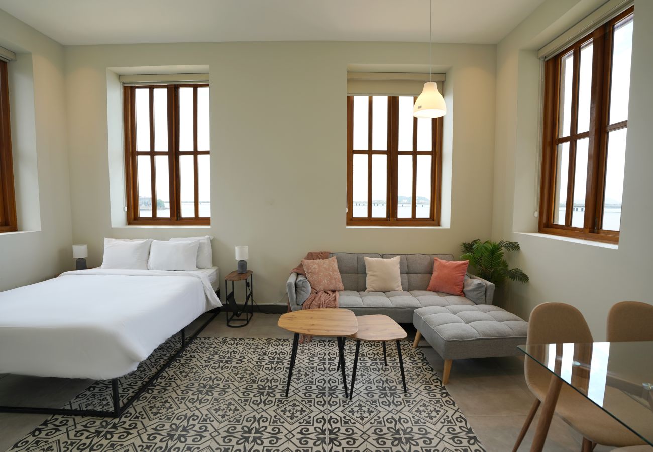 Estudio en Ciudad de Panamá - Estudio con acceso a la playa F2