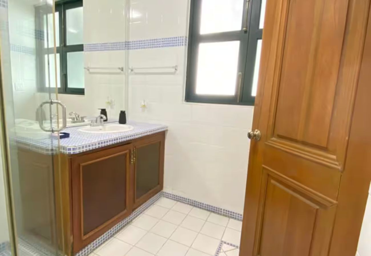 Apartamento en Ciudad de Panamá - Apartamento con terraza y vistas al mar M2