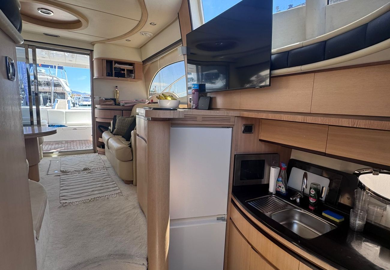 Barco en Marbella - Increible yate en Puerto Banus Z