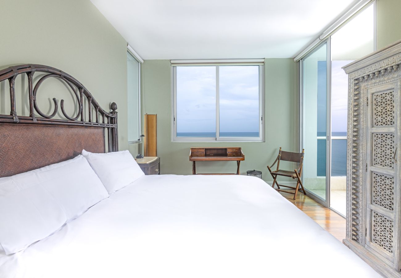 Apartamento en San Carlos - 2br/AP Apartamento con Vista al Mar PH Rio Mar 11B