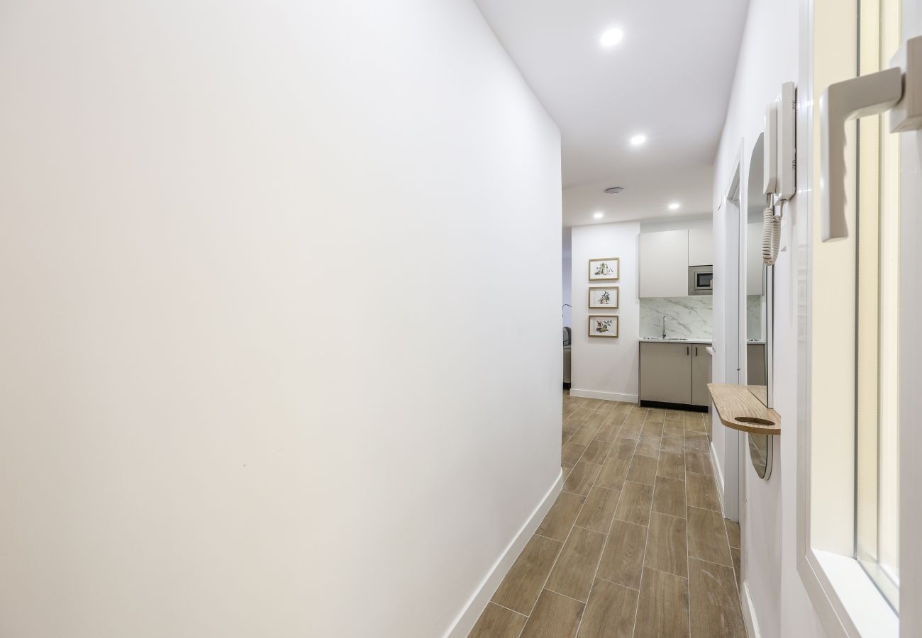 Apartahotel en Madrid - Encantador 2BR Centro Madrid E4A