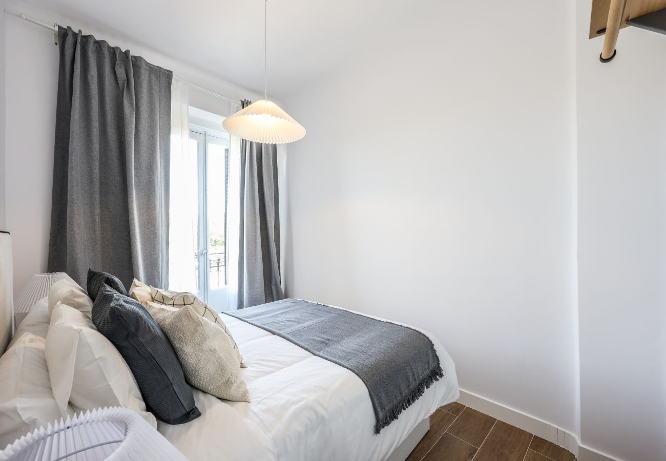 Apartahotel en Madrid - Encantador 2BR Centro Madrid E4A