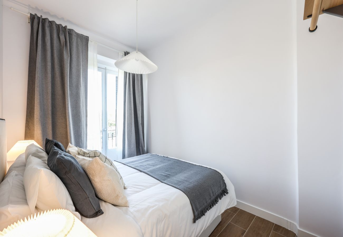 Apartahotel en Madrid - Encantador 2BR Centro Madrid E4A
