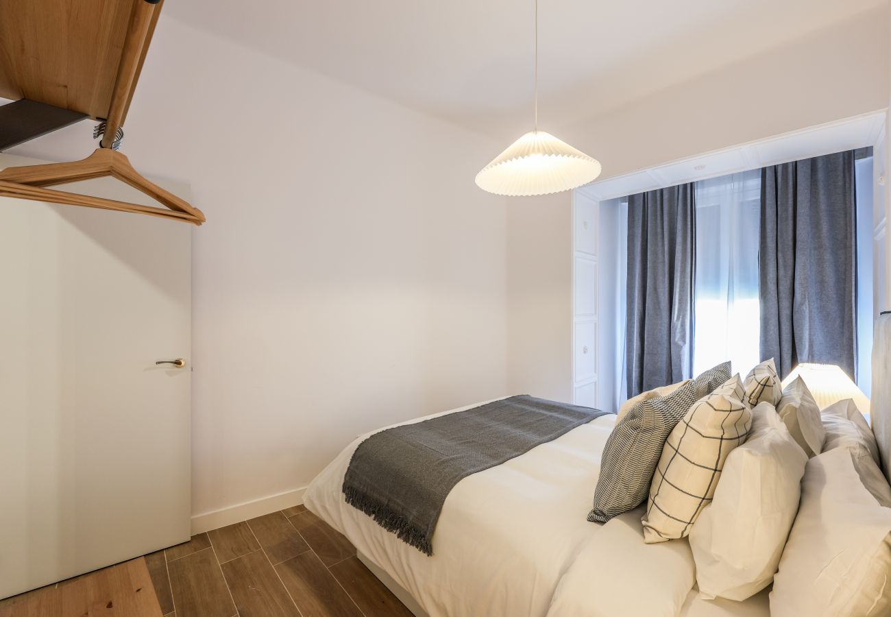 Apartahotel en Madrid - Encantador 2BR Centro Madrid E4A