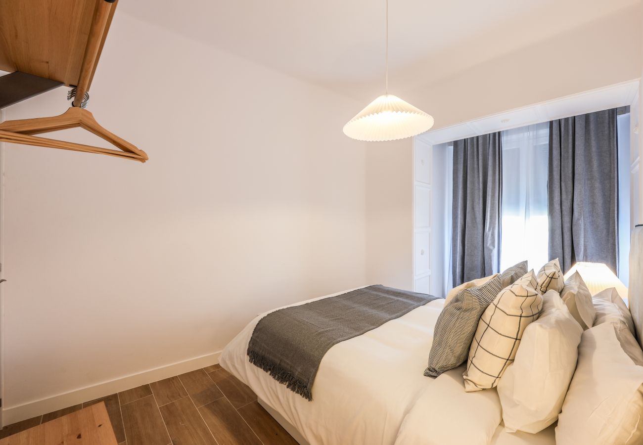Apartahotel en Madrid - Encantador 2BR Centro Madrid E4A