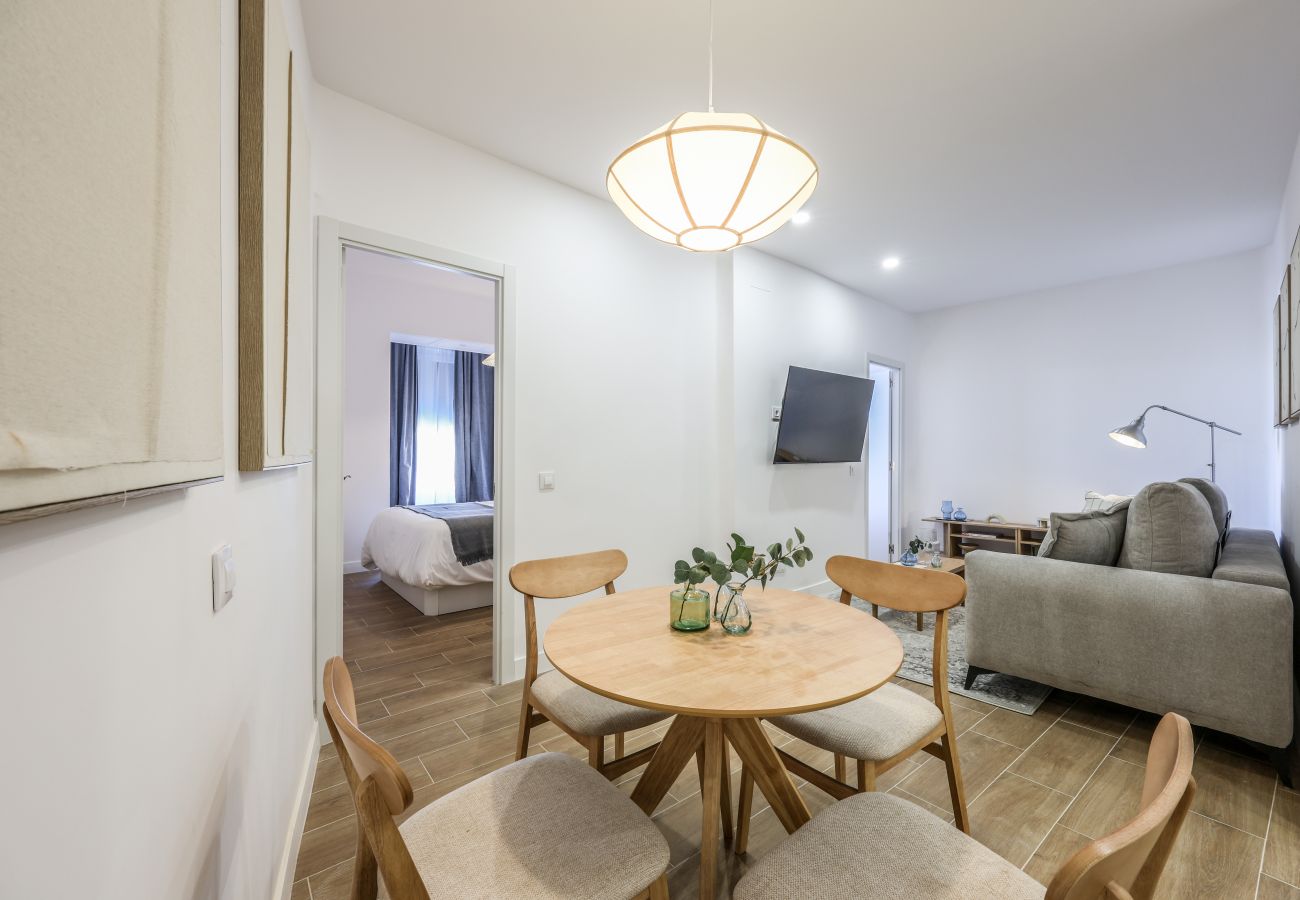 Apartahotel en Madrid - Encantador 2BR Centro Madrid E4A