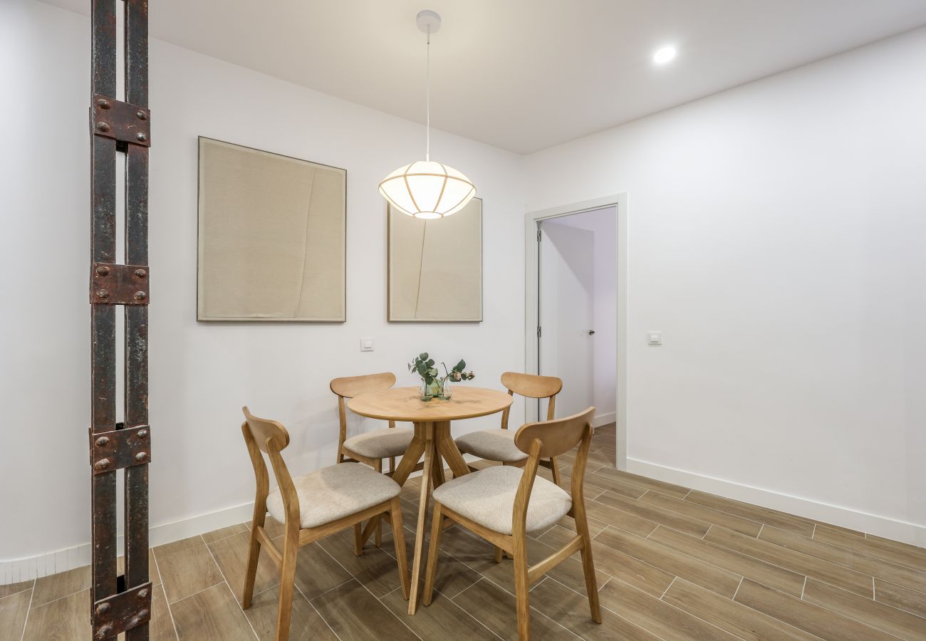 Apartahotel en Madrid - Encantador 2BR Centro Madrid E4A
