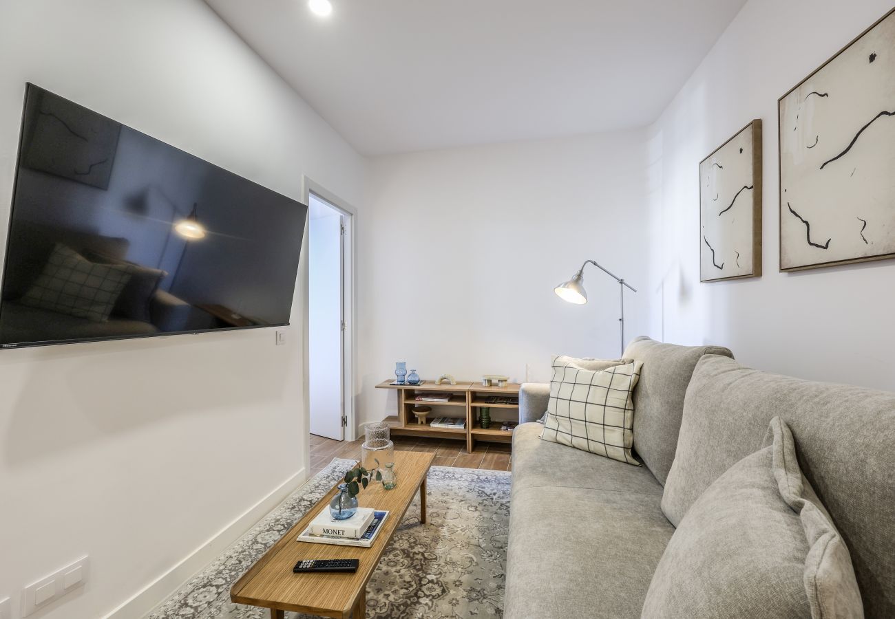 Apartahotel en Madrid - Encantador 2BR Centro Madrid E4A