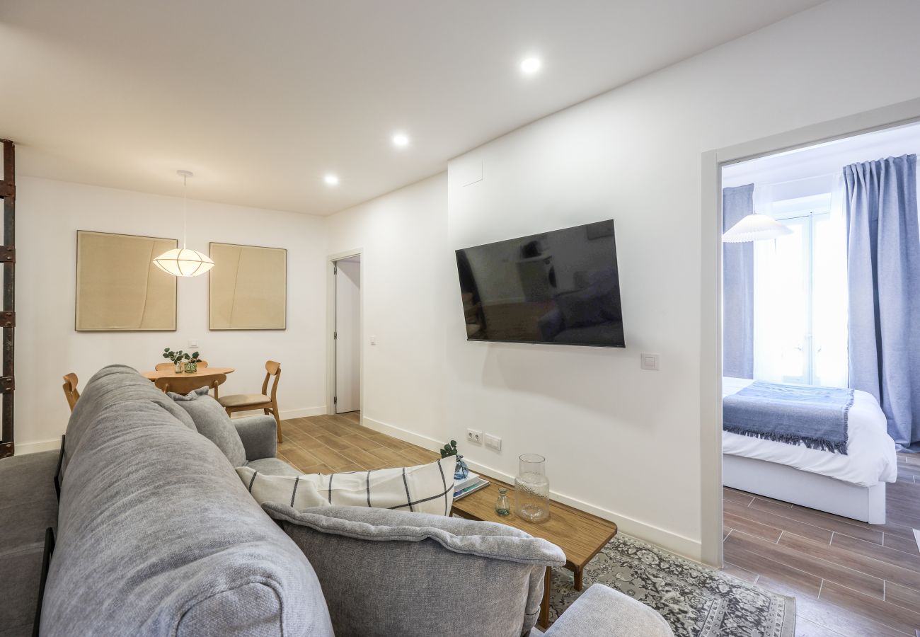 Apartahotel en Madrid - Encantador 2BR Centro Madrid E4A