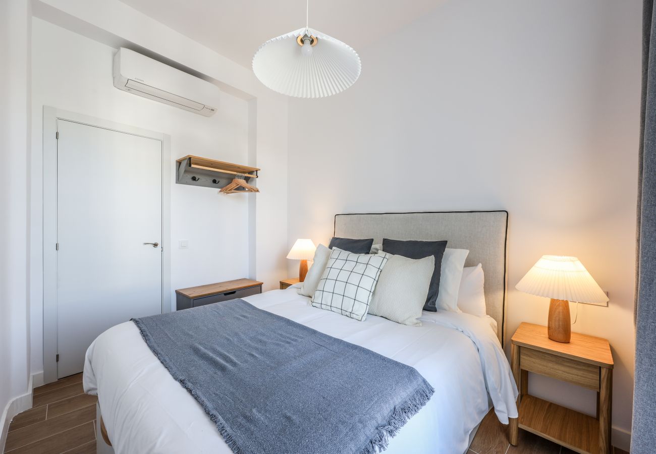 Apartahotel en Madrid - Encantador 2BR Centro Madrid E4A