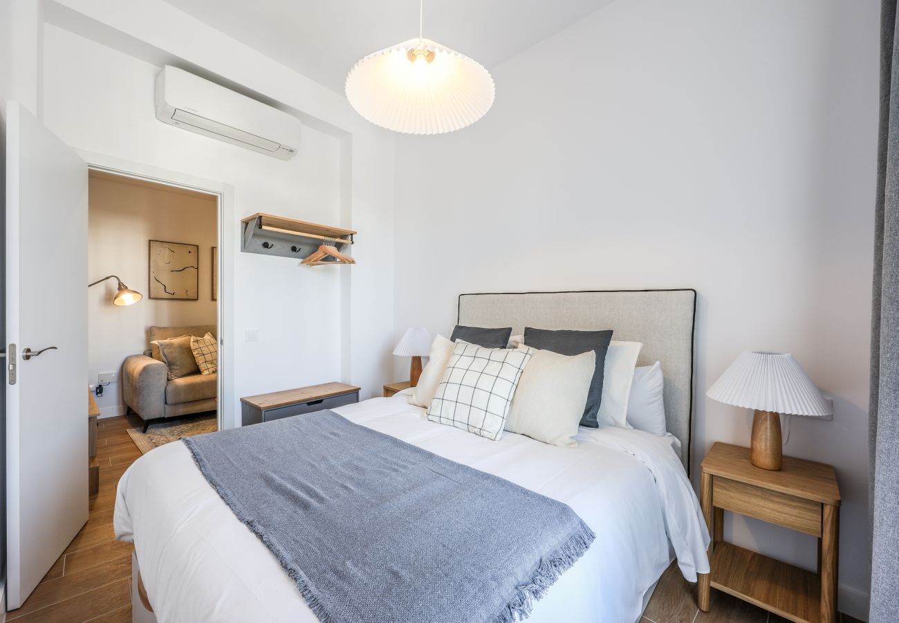Apartahotel en Madrid - Encantador 2BR Centro Madrid E4A