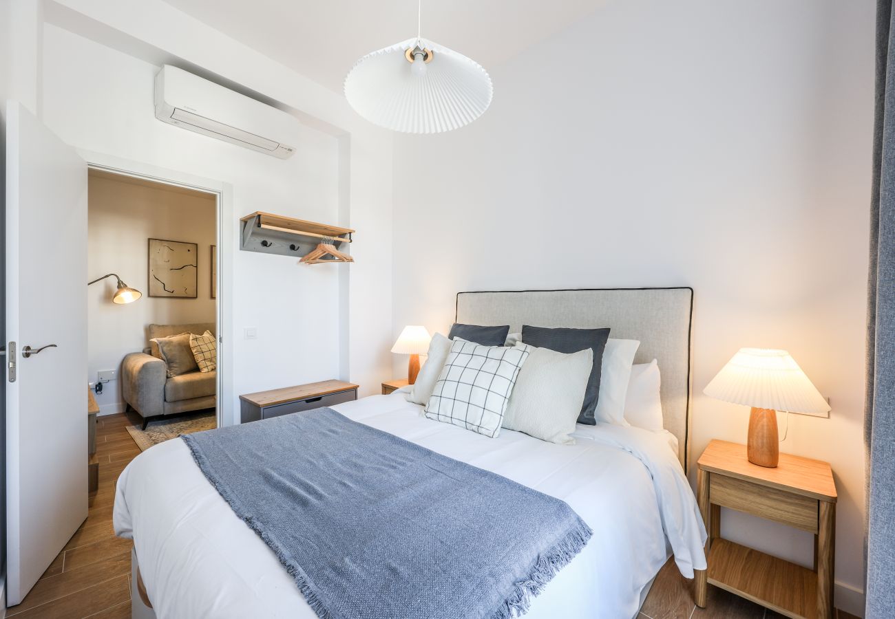 Apartahotel en Madrid - Encantador 2BR Centro Madrid E4A