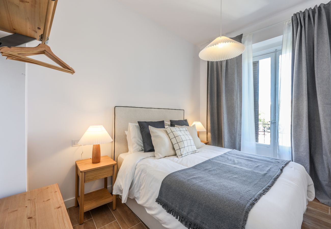 Apartahotel en Madrid - Encantador 2BR Centro Madrid E4A